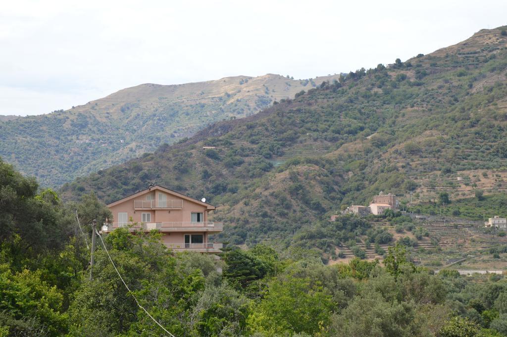 Appartement La Casa Di Giulia à Forza dʼAgro Extérieur photo